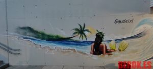 pintura artistica mural cubelles playa chica gaudeix tubo aletas buzo